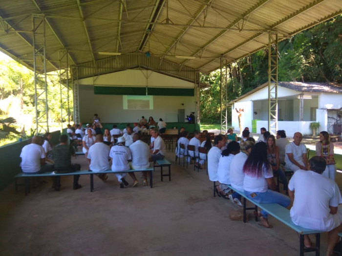 <p>Religiosos, representantes do poder público e moradores do entorno debateram sobre o uso conscientes do nosso pedacinho de Mata Atlântica</p>